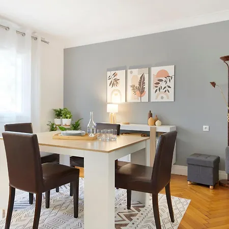 Apartment Les Capucines - Appt Proche Talensac Avec Parking