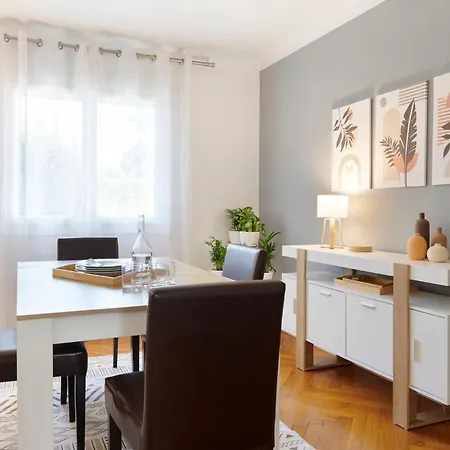 Apartamento Les Capucines - Appt Proche Talensac Avec Parking *