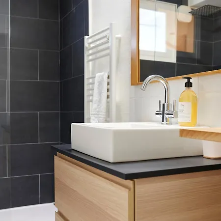 Les Capucines - Appt Proche Talensac Avec Parking *