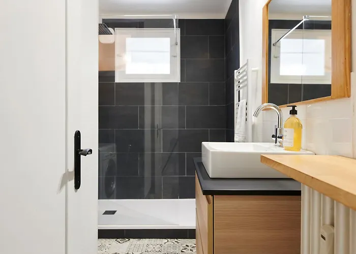 Les Capucines - Appt Proche Talensac Avec Parking Apartamento *