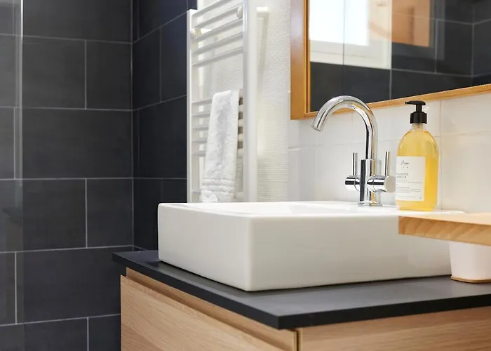 Les Capucines - Appt Proche Talensac Avec Parking *